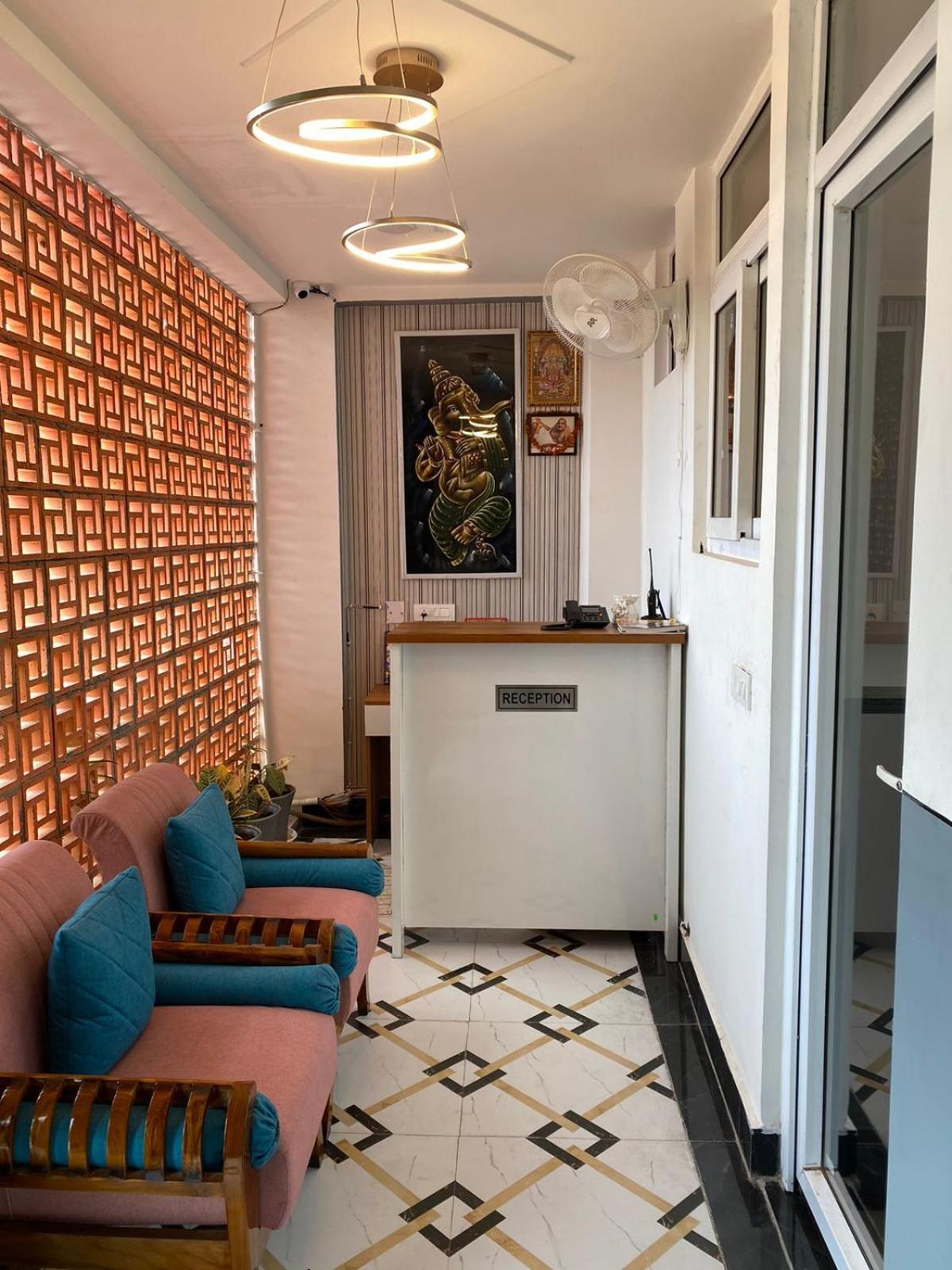 Royal Park Inn Большая Нойда Экстерьер фото